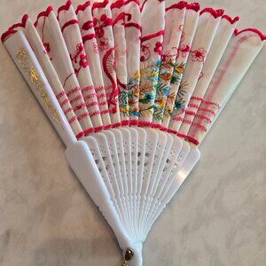 Chinosiere Embroidered Peacock Hand Fan. Vintage